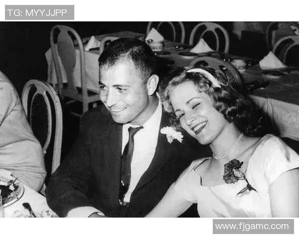 吸烟足球球星的隐秘习惯与职业生涯的冲突分析